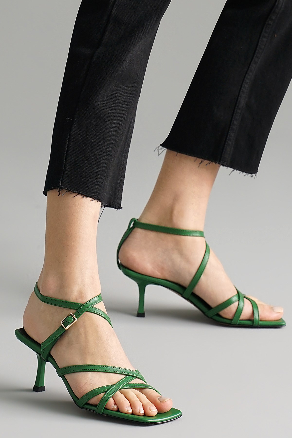 Valeria Yeşil Renk Topuklu Sandalet-SANDALET-Mio Gusto-01390GNC